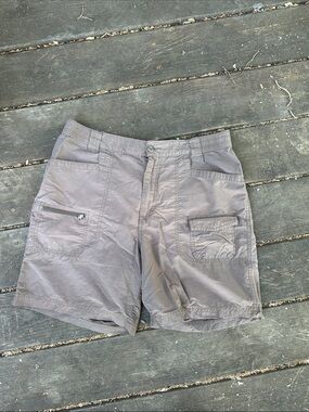 Columbia Women's Cargo Shorts in Light Gray